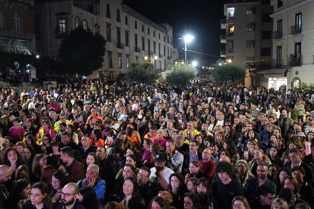 Cristina D’Avena nel centro storico di Palma Campania